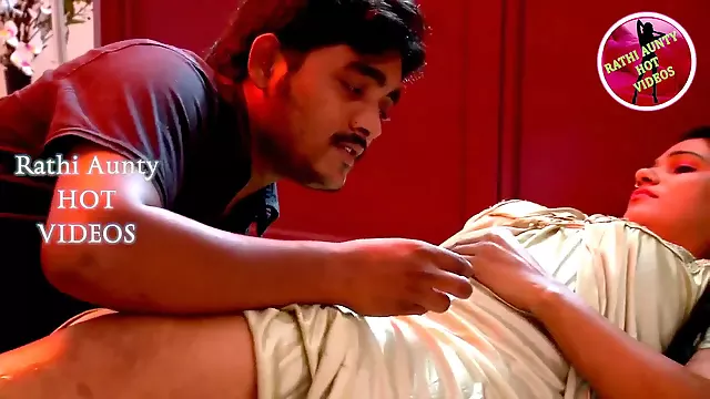 Satin silk saree aunty getting ass rub down