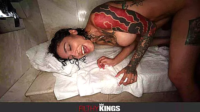Filthy Kings featuring Musa Phoenix and Ravyn Alexa's eating pussy scene