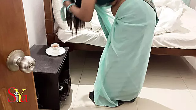 Siya Bhabhi Hot Goa Trip Part 1 - Hindi Sasur Bahu Sex with Big Natural Tits