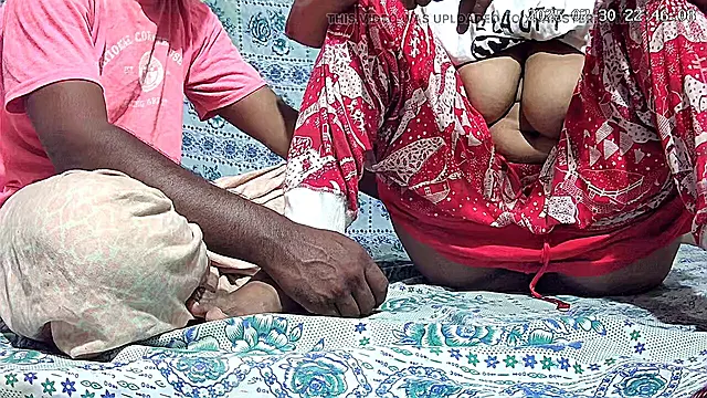 Indian bhabhi tariqaziz7286 brings her youthful charm to the scene