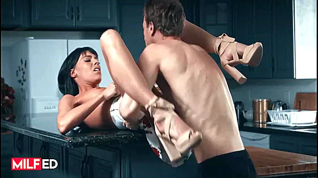 Milf Figa Scopa, Superdotato Scopa Milf, Panterone Tettone, Brune Pecorina, Tette Piccole Brunette