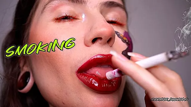 Femdom Beaute, Femdom Fétichisme, Femdom Humilie, Fetichiste, Baiser, Fumer Baiser, Grande Levre