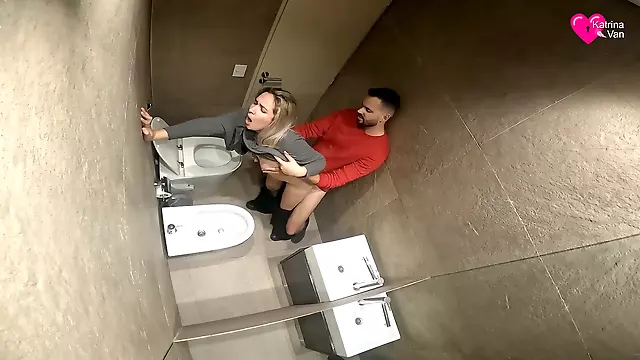 Passionate amateur couple enjoys steamy public sex at the grand bookshop