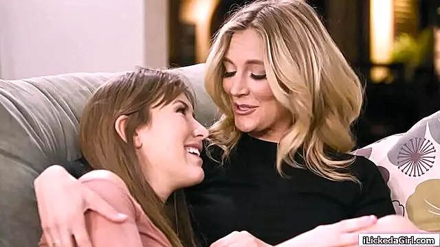 Lezbejke Plavuse Se Jebu, Milf Plavusa, Blonde Tinejderi, Lezbe Milf, Mature Fete Lesbian