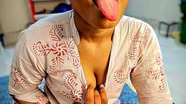 สาวตูดใหญ่นมโต, ผู้ใหญ่เย็ดกัน, นม, สาว18, ตูดรอยสักที่ตูด, นิววิด เลีย ใช้นิ้ว, เลียดูด, หนังคู่คนแก่