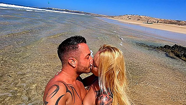 Amatør Blondine, Amatør Milf, Store Bryster Par, Milf Blondine, Hårdhændet, Offentlig, Tysk Show