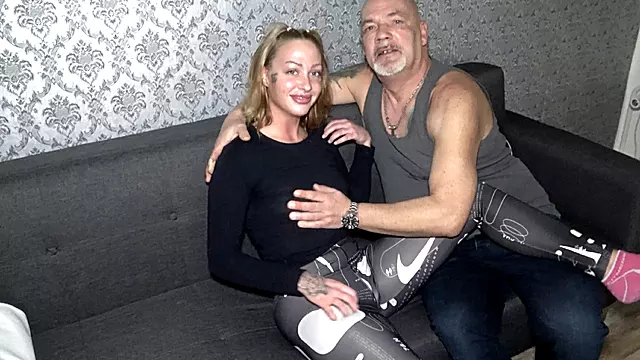 Sweet Blond, Blond, German Blond, Süßes Pärchen, Niedlich Jung Bekommt, Alt Und Jung Deutsch