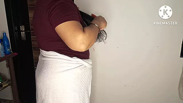 Boyfriend and Girlfriend Having Fun Alone at Home in Hindi Audio