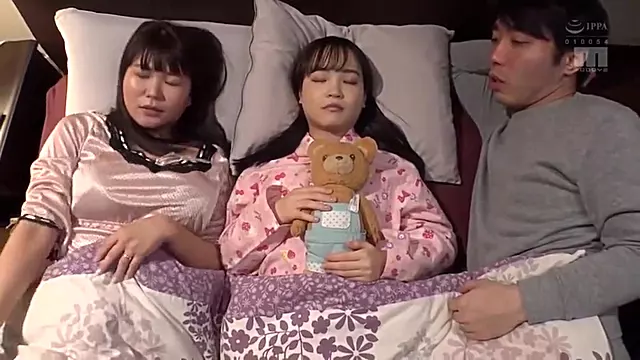 Señoras Casadas, Mamada Asiatica, Asiatico Cornudo, Mujeres Asiaticas, Cornudo Chupa Polla
