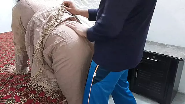 Stepmom Gets Rough Fuck While Fixing Bedsheets in Bedroom - QueenbeautyQB
