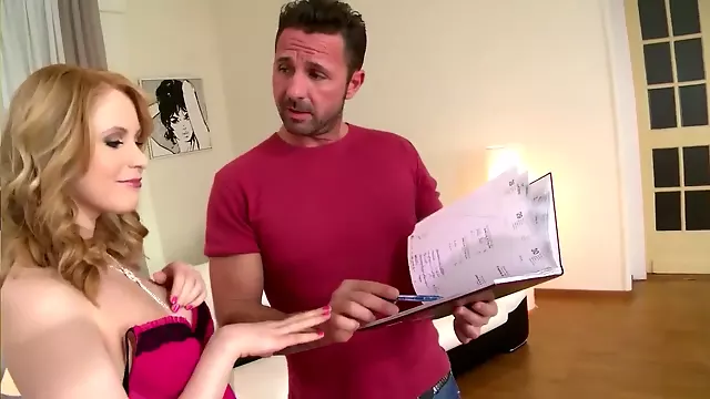 خود ارضایی با جوراب, جوراب پاشنه بلند, لباس زیر بلوند, خودارضایی با کیر گنده, ساک زدن عمیق حلق