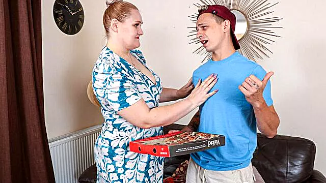 Yekə Döş Arası Minet, Başı Yekə Sik Seksi, Döş Arası Minət, Kök Ilk Sex, Gonbul, Chubby Missonary