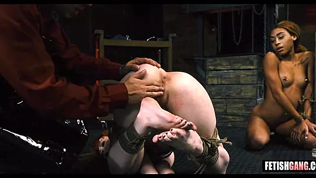 Sorte Bdsm, Teen Stor Pik, Stor Sort Pik, Ebbony Tied Up, Bondage Trekant, Teenager Pik, Black Om Teens