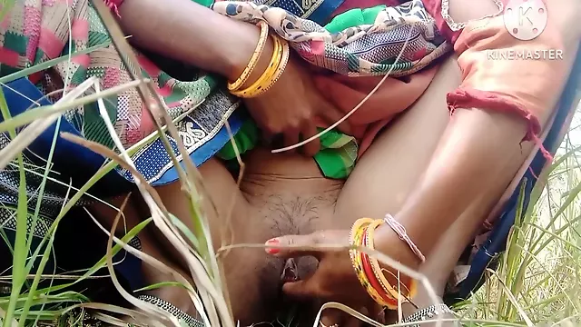 Desi Bhabhi Supar Hot Cute Me Chillane Lagi Air Pane Nikal Dia