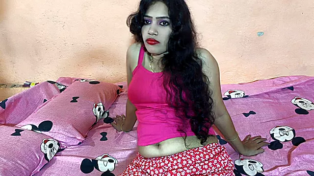 First Time Sexy Sona Bhabhi Fingered Her Pussy and Water Came Out