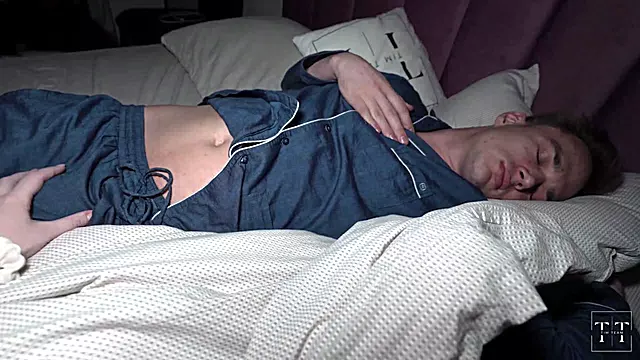 Pretty Fac, Büyük Yarak, Büyük Göğüsler Boşalma, Penis Kesme, Seveşeme, Erkeklerden Meme Pornosu