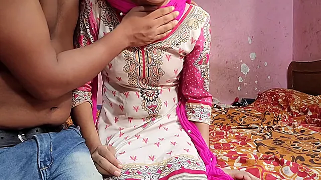 Punjabi Ladaki Ne Salwar Pahankar Apane Yaar Se Chudwai