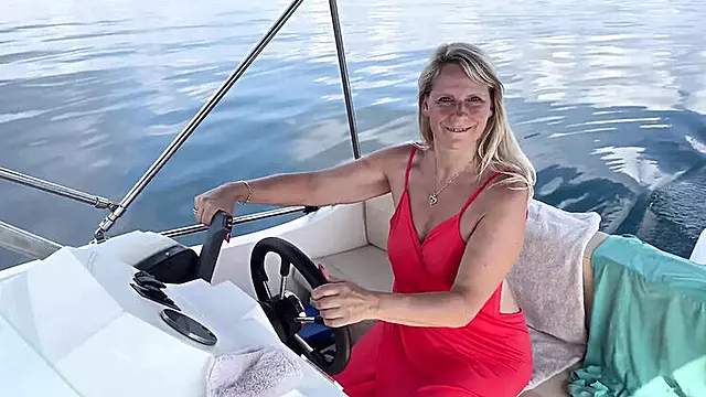 Amatør Støvler, Amatør Dame Onani, Amatør Kæmpe Bryster, Store Bryster Amatør, Beskidte Støvler