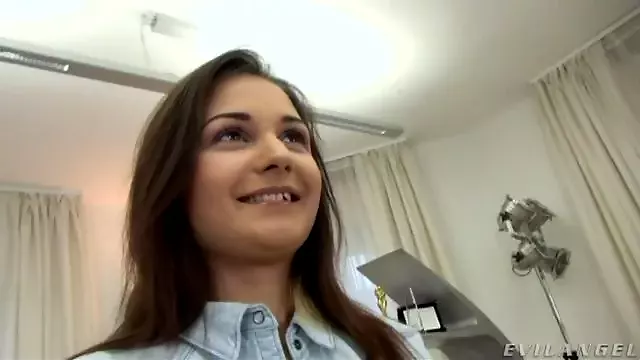 Nohy, Malinký Prsa, Dlouhe Kozy, Náctileté Vyholené, Honeni Na Prsa, Dlouhe Vystřiky, Kozy, Nohy Vystrik