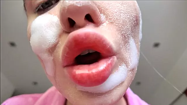 Příliš Hluboko, Daveni, Dominatna, Muzska Dominace, Dominy Otroci, Dominy Oblekaní Do Latexu