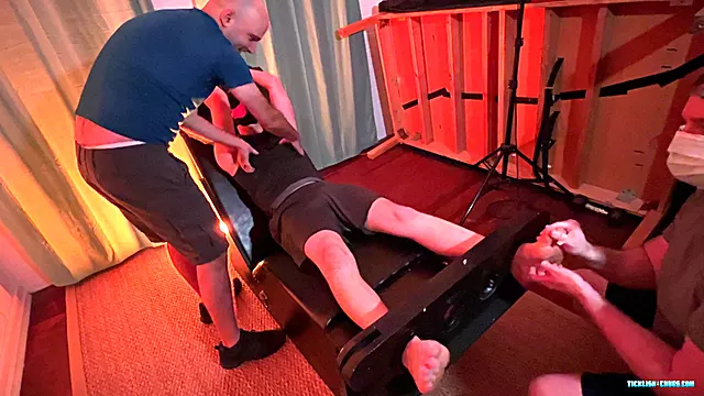 Mollig Gefesselt, Bondage Fetisch, Sicht Pummelig Handjob, Fuß Domina, Füsse Handjob, Füße, Fetisch Domination