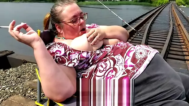 Tettone, Tettona Pubblico, Tettone Fumatrici Scopate, Tette Pubblico, Tette, Gioco Con Tette