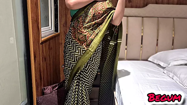 Desi Bhabhi Got Fucked From Behind While Chaging Clothes