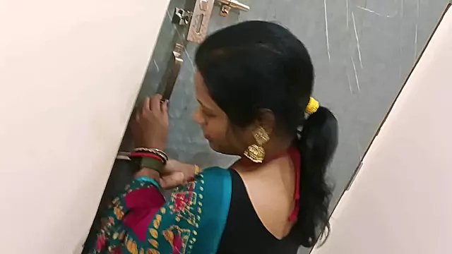 Indian babe with natural boobs has fun with her partner