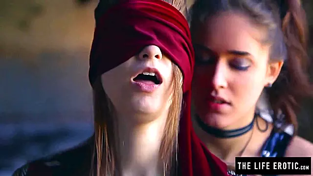 Straight Babe Is Blindfolded By Lesbian Before She Orgasms