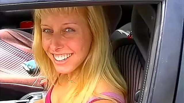 Hobbyhure 23 Jahre Fickt Kurz Entschlossen Im Freien