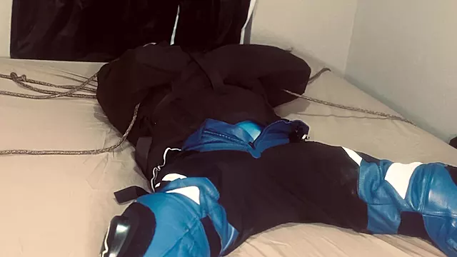 Amateur Gefesselt, Fetisch Amateur, Amateur Leder, Amerikanisch Amateur, Lederbiker, Bondage Fetisch