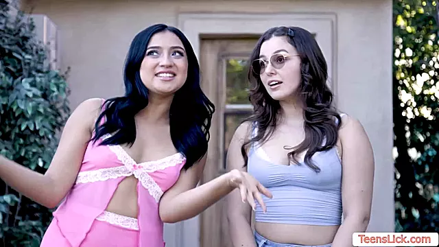Watch sorority babes lick each others wet pussy