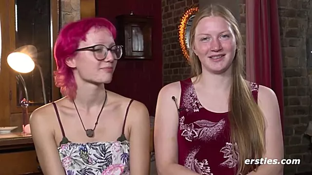 Amatrices Lunettes, Amateur Lesbien Licking, Anulingus, Clitos A Sucer, Gode Ceinture Trés Mal