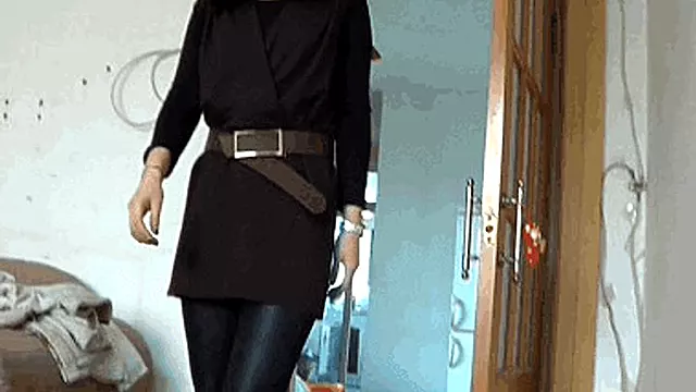 نایلون آسیایی, جوراب آسیا, نایلون با کفش, ترامپل با کفش, فوت اسلیو, ترامپل پا, بوییدن نایلون, زیر پا له کردن برده