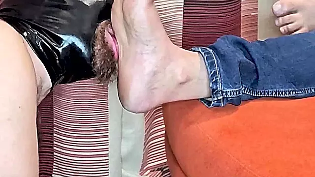 Sweaty Feet Sniffing and Worship HD