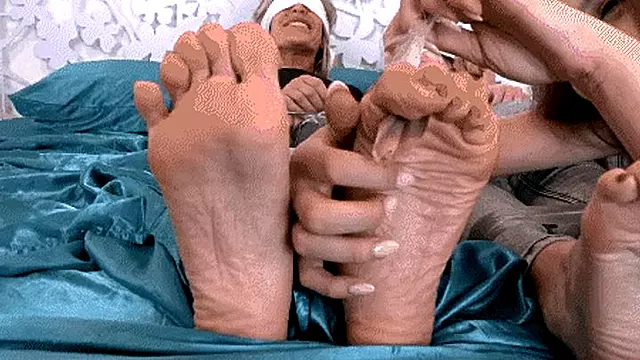 Attaché Yeux Bandés, Ligotage Fétiche, Pieds Attachées, Femme Attachée, Fétichisme Des Pieds