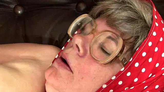 Horny petite granny ho clitoris smashed by dude fat cock