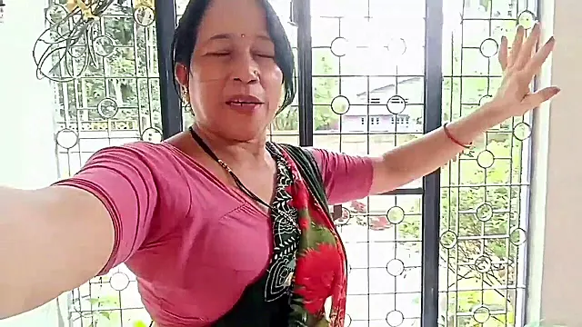 Stepmom Mona69 takes advantage of being alone and gets it on