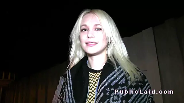 Sodomisée En Public, Gros Bite Pour Blonde, Gorge Profonde Grosse Queue, Blonde Partouzee