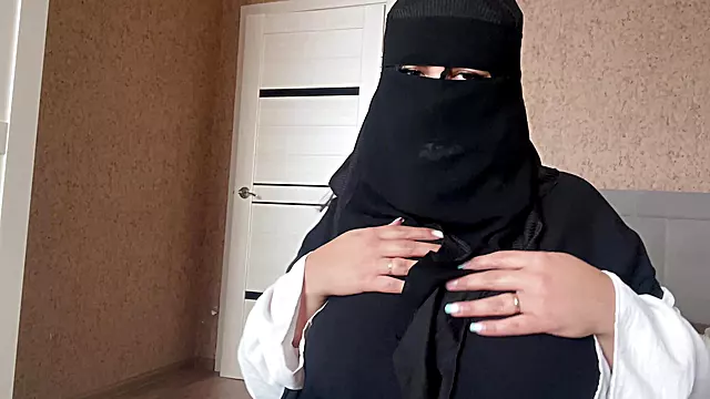 Syrian Girl in Hijab in Pink Panties Shows Her Holes