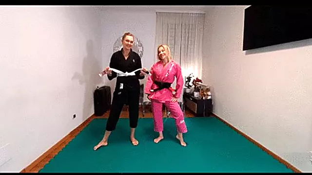 PAMELA STRONG VS GINGER IN BJJ , CATFIGHT FOR SUPREMACY