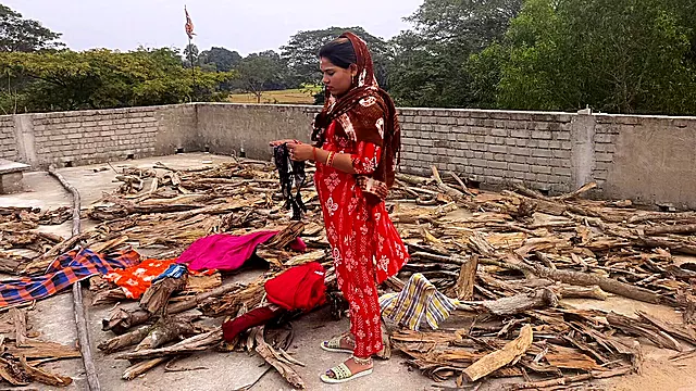 Jija Ne Apni Sali Ko Chhat Ka Upper Choda, Job Sali Dress Sukhaa Raha Tha