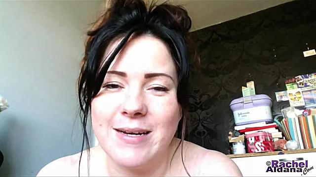 Tite Mari Solo, Brunete Busty, Brunete Busty Solo, Sâni Mari Webcam, Femei Mature Brunete