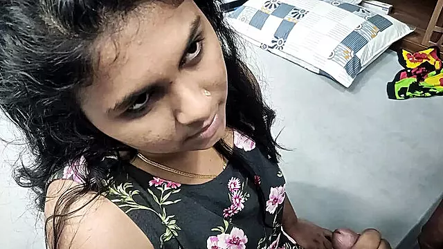 Hot Malayali Wife Gives Amazing Blowjob - Homemade Indian Sex