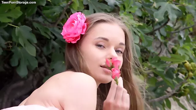 Jung Solo, Haarige Teen Solo, Haarig Solo, Draussen Teen, Haarige Frauen Solo, Frau Solo, Haarig Outdoor