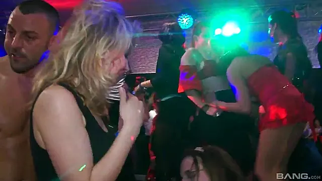 حفلة, هواه كبير, ازبار في حفله, بتحب الشغل, حب في المنزل, حب ومص زب, ليله حب, حب ساخن, اجمل حفلات السكس