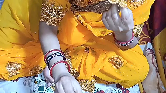 Indian newlywed wifey Lalitabhabhi experiences hardcore fun in the bedroom