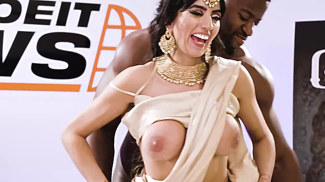 Curvy babe with a wet pussy surrenders to black dick