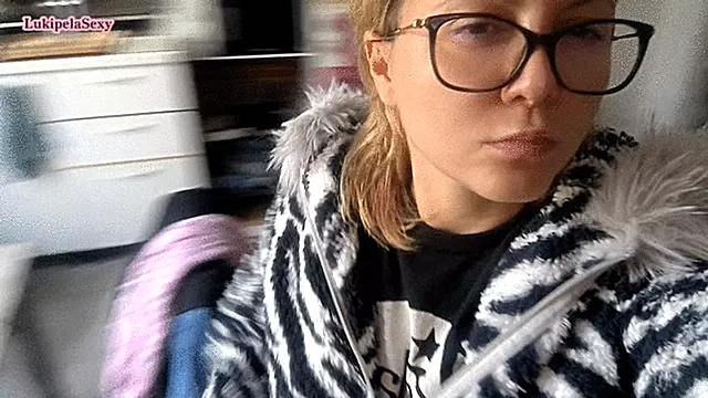 Prdenje, Devojka Pišanje Wc, Fetis Stikla, Piss Javno, Pisanje, Pišanje I Prdenje, Javni Wc, Publik Voajeri Javno