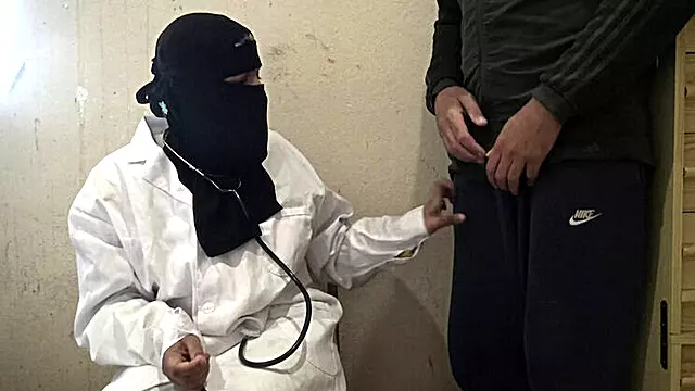 اماتور عرب, دکتر اماتور, اماتور واقعی, پرستار عرب, کیر مودار, دکتر واقعی, دکتر, مسلمان حجاب, شفاخانه حقیقی